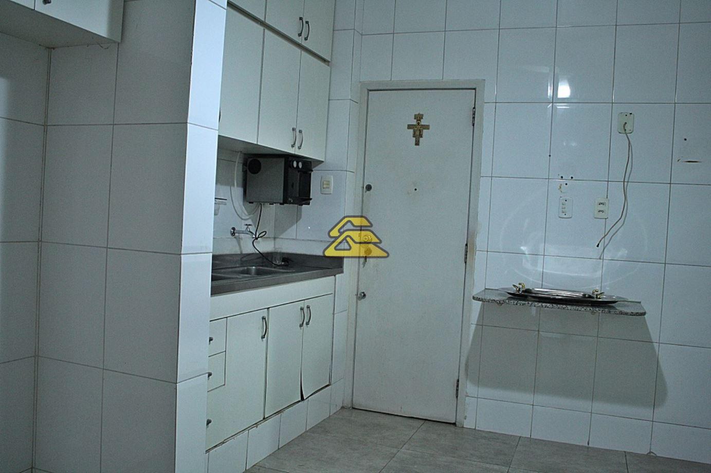 Apartamento à venda com 4 quartos, 200m² - Foto 24