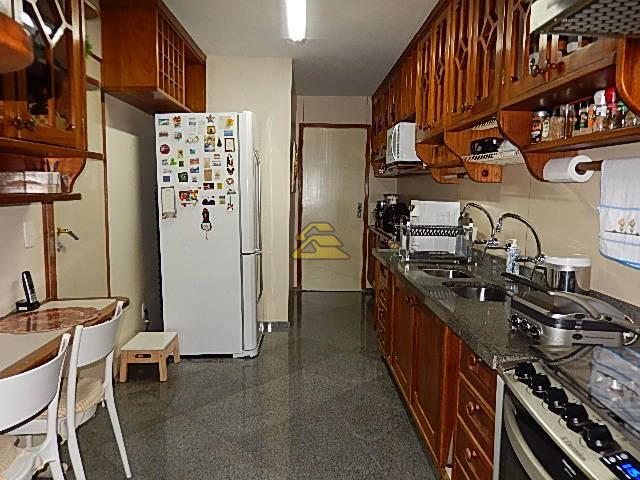 Apartamento à venda com 4 quartos, 153m² - Foto 13