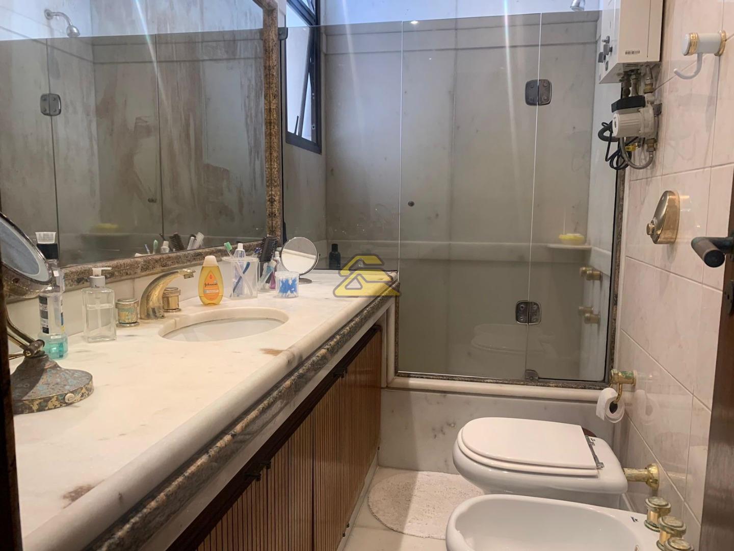 Apartamento à venda com 3 quartos, 203m² - Foto 18