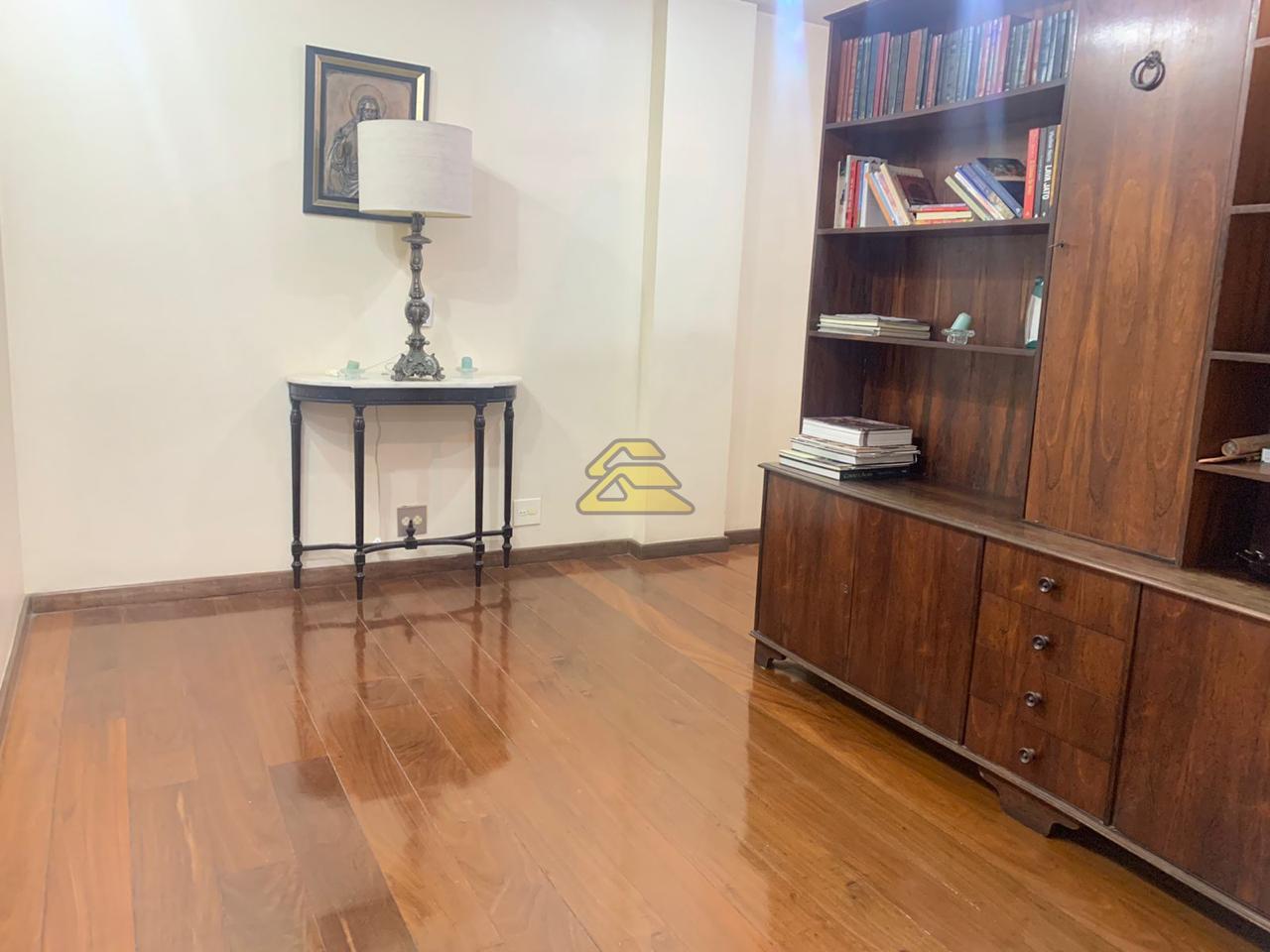 Apartamento à venda com 3 quartos, 203m² - Foto 3