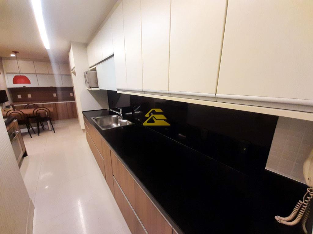 Apartamento à venda com 4 quartos, 240m² - Foto 17