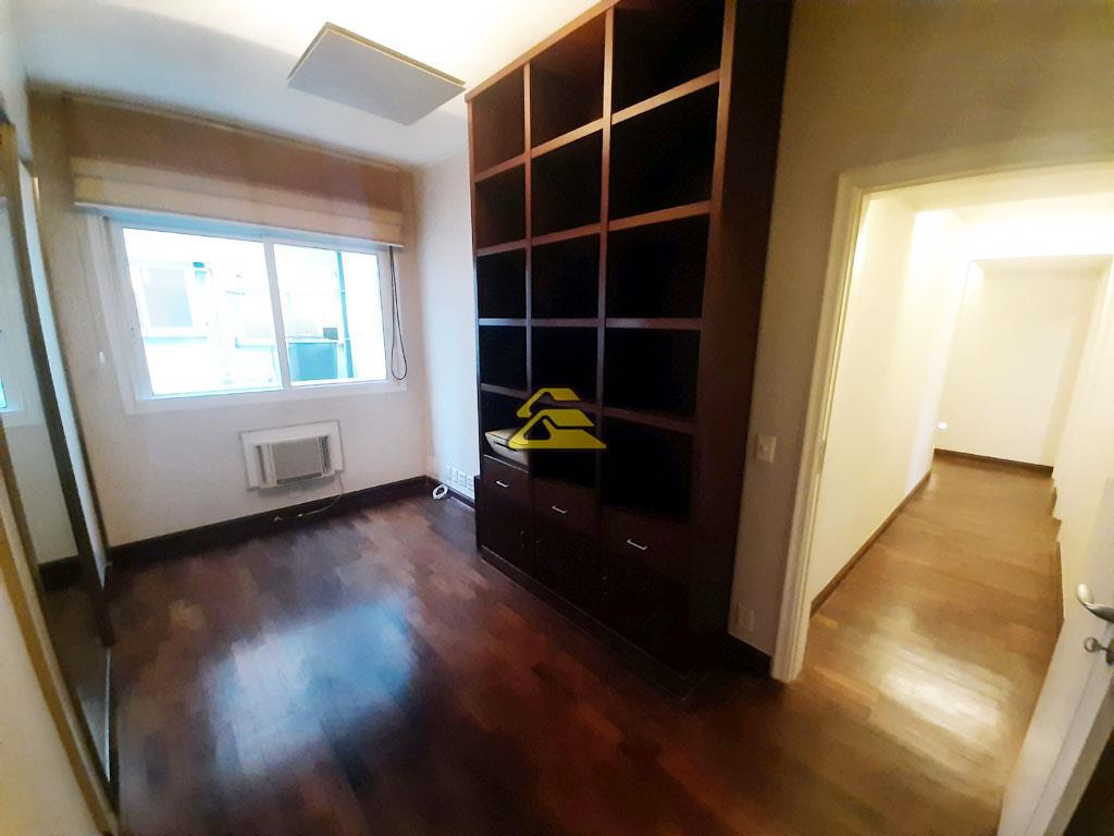 Apartamento à venda com 4 quartos, 240m² - Foto 32