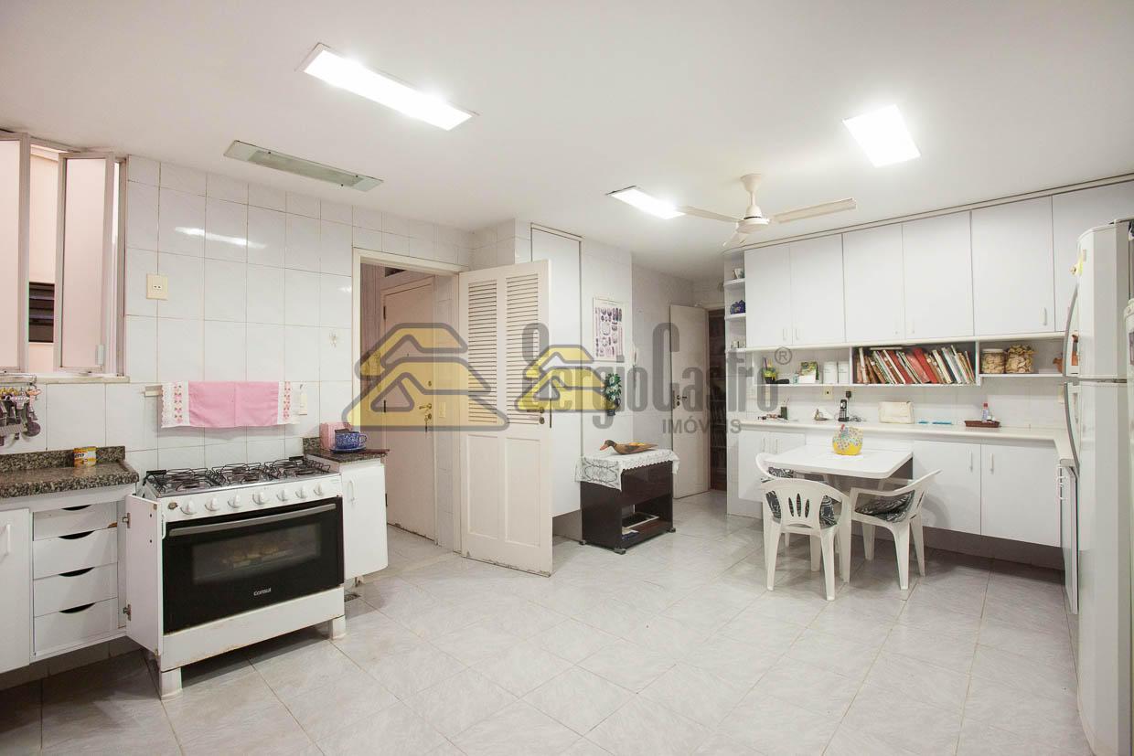 Apartamento à venda com 3 quartos, 236m² - Foto 8