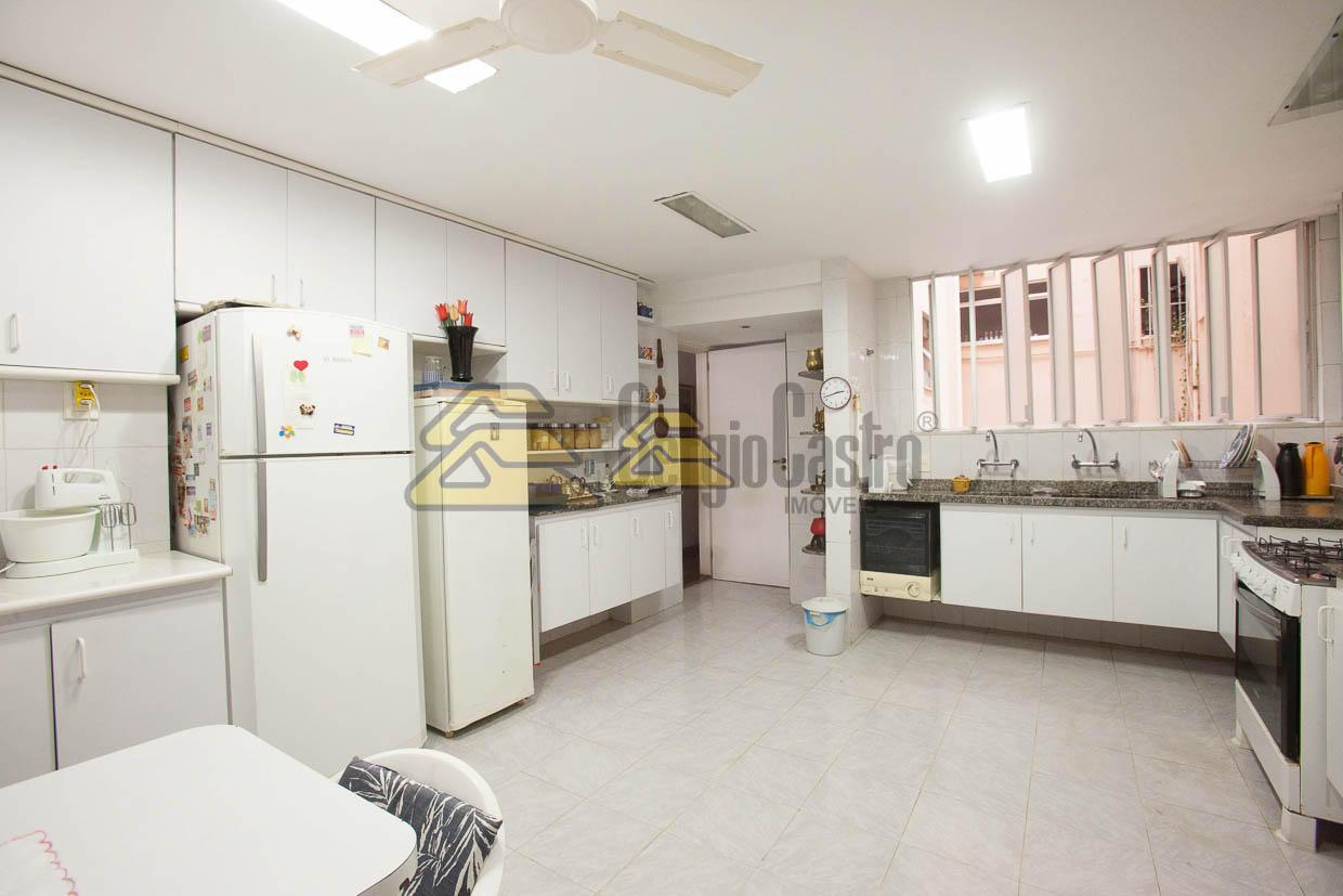 Apartamento à venda com 3 quartos, 236m² - Foto 9