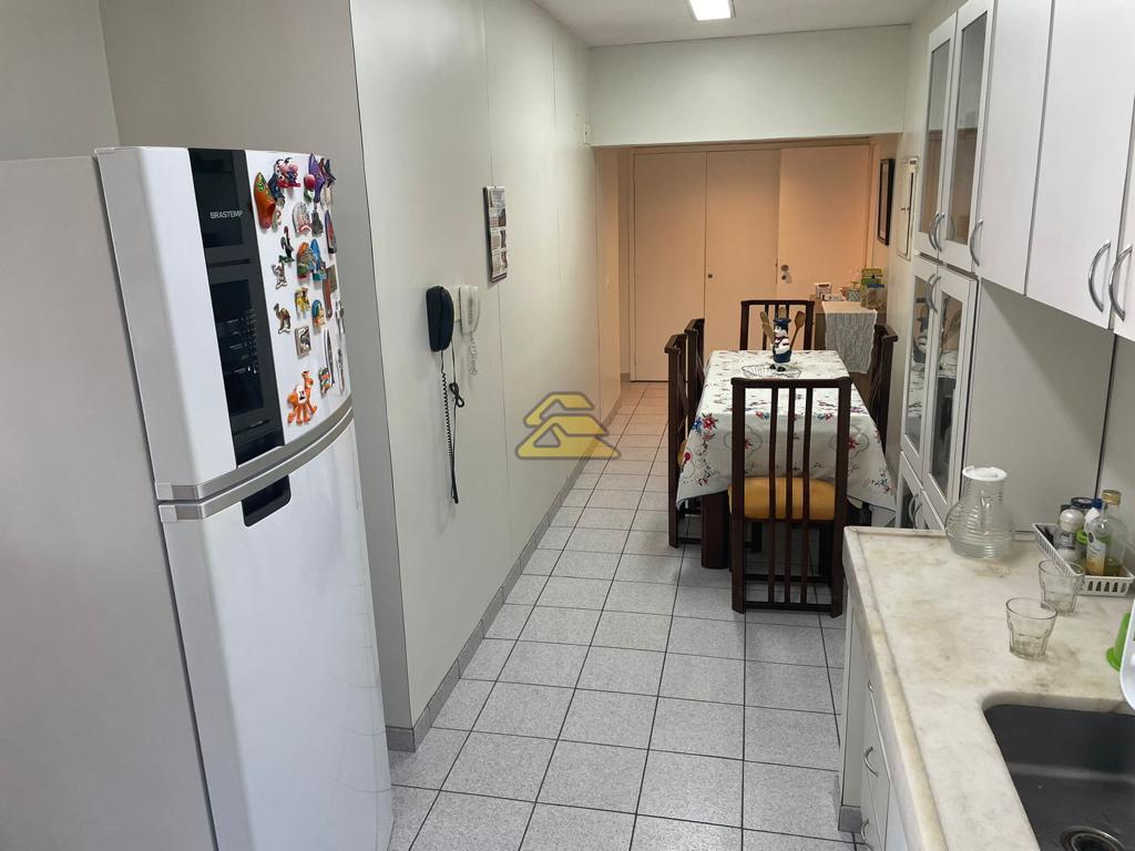 Apartamento à venda com 4 quartos, 219m² - Foto 21