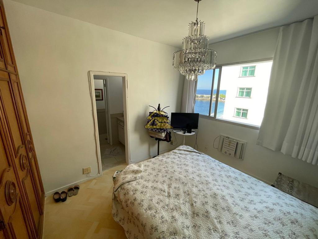 Apartamento à venda com 4 quartos, 219m² - Foto 14