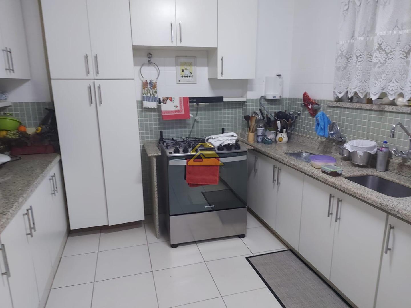 Apartamento à venda com 3 quartos, 230m² - Foto 25