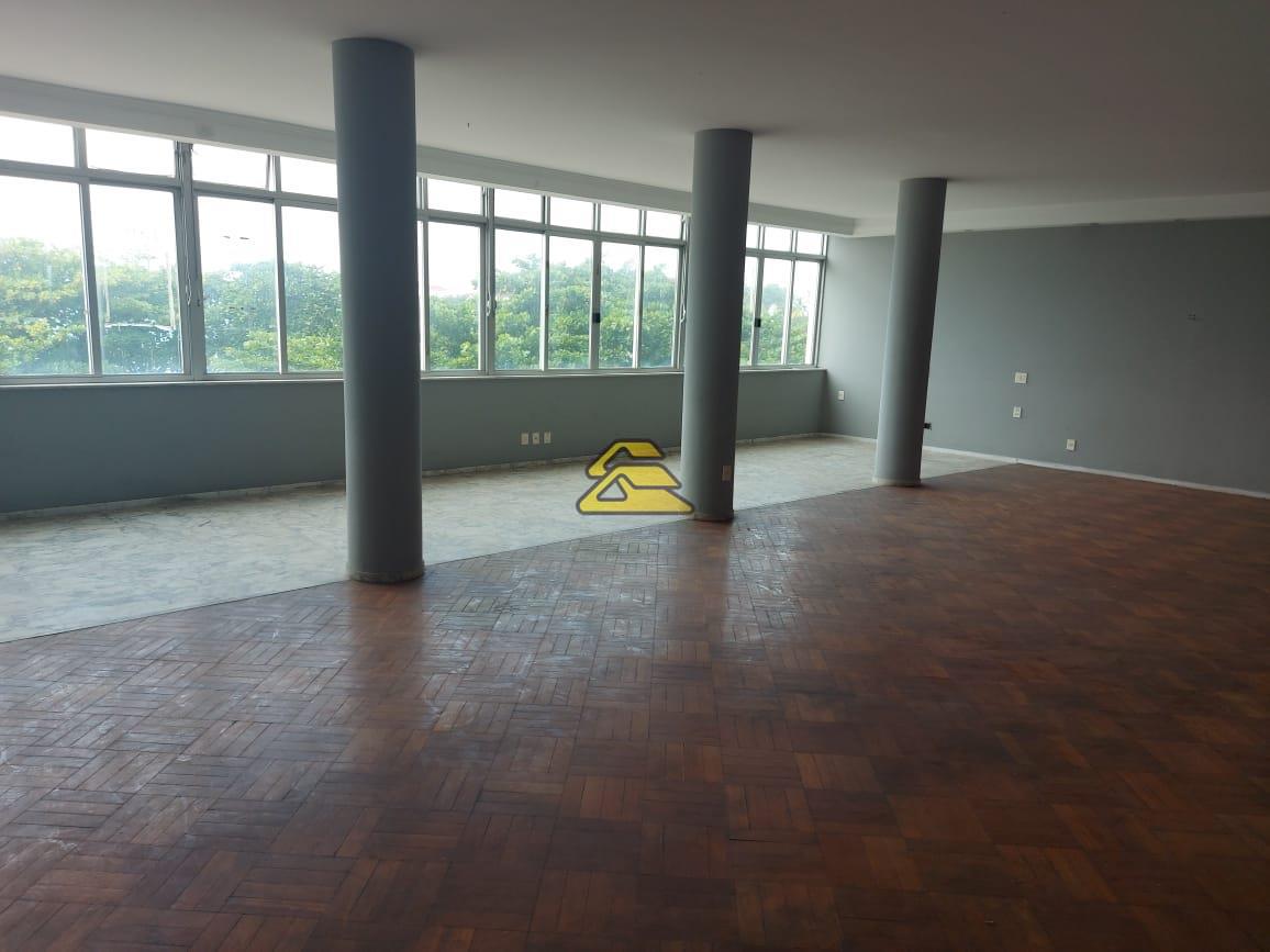 Apartamento à venda com 4 quartos, 311m² - Foto 1