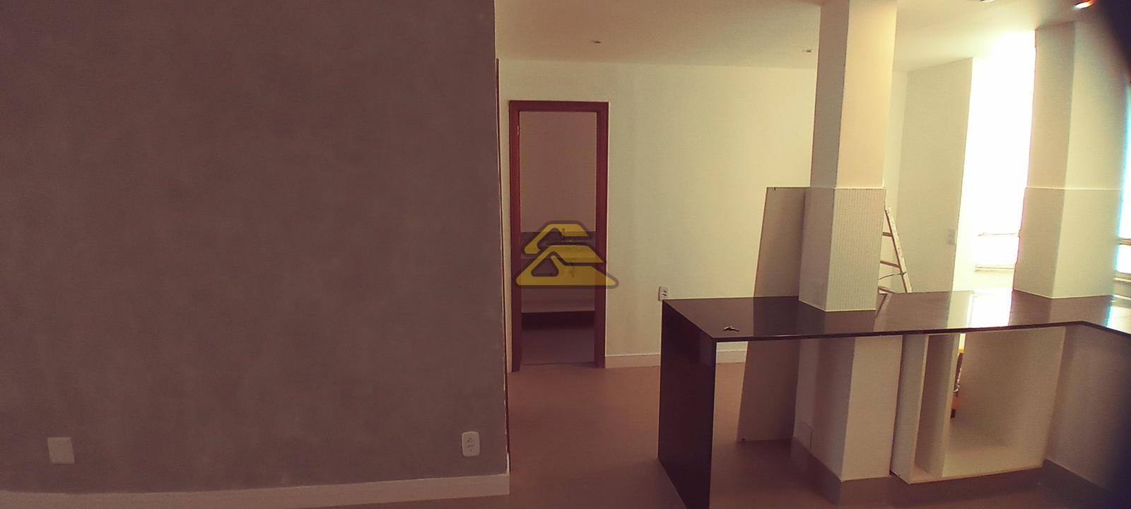 Apartamento à venda com 2 quartos, 61m² - Foto 12