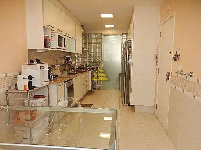 Apartamento à venda com 4 quartos, 192m² - Foto 17