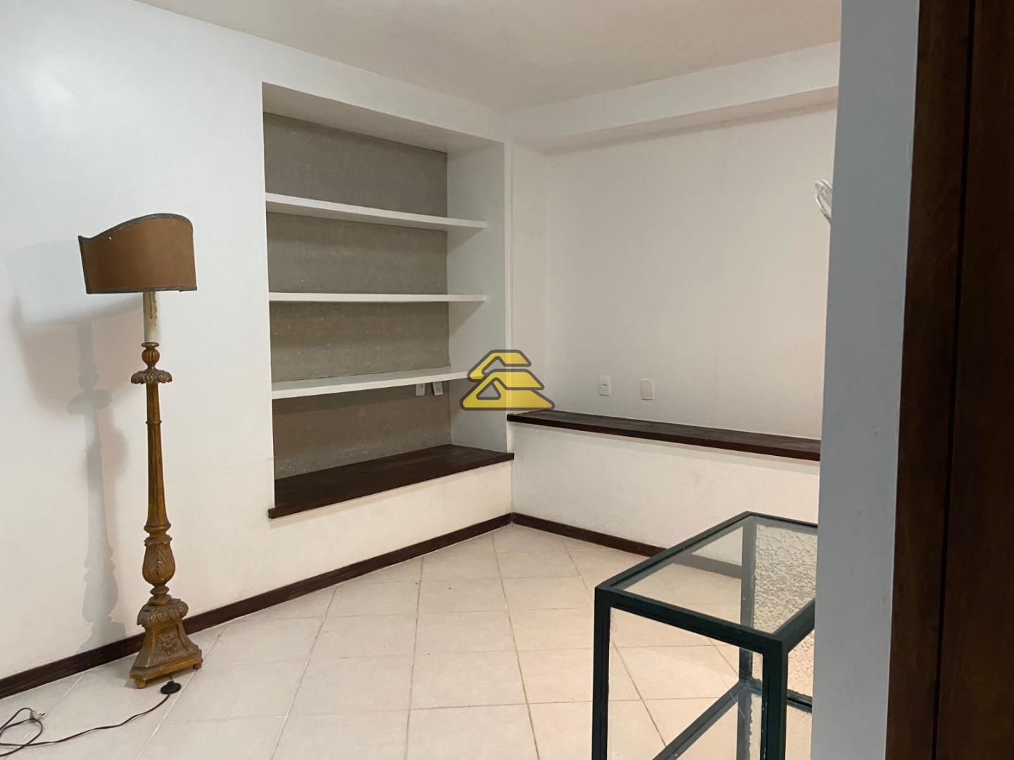 Casa à venda com 3 quartos, 276m² - Foto 17