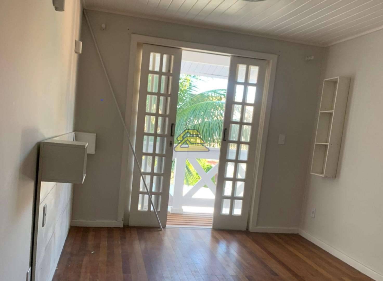 Casa à venda com 2 quartos, 140m² - Foto 11