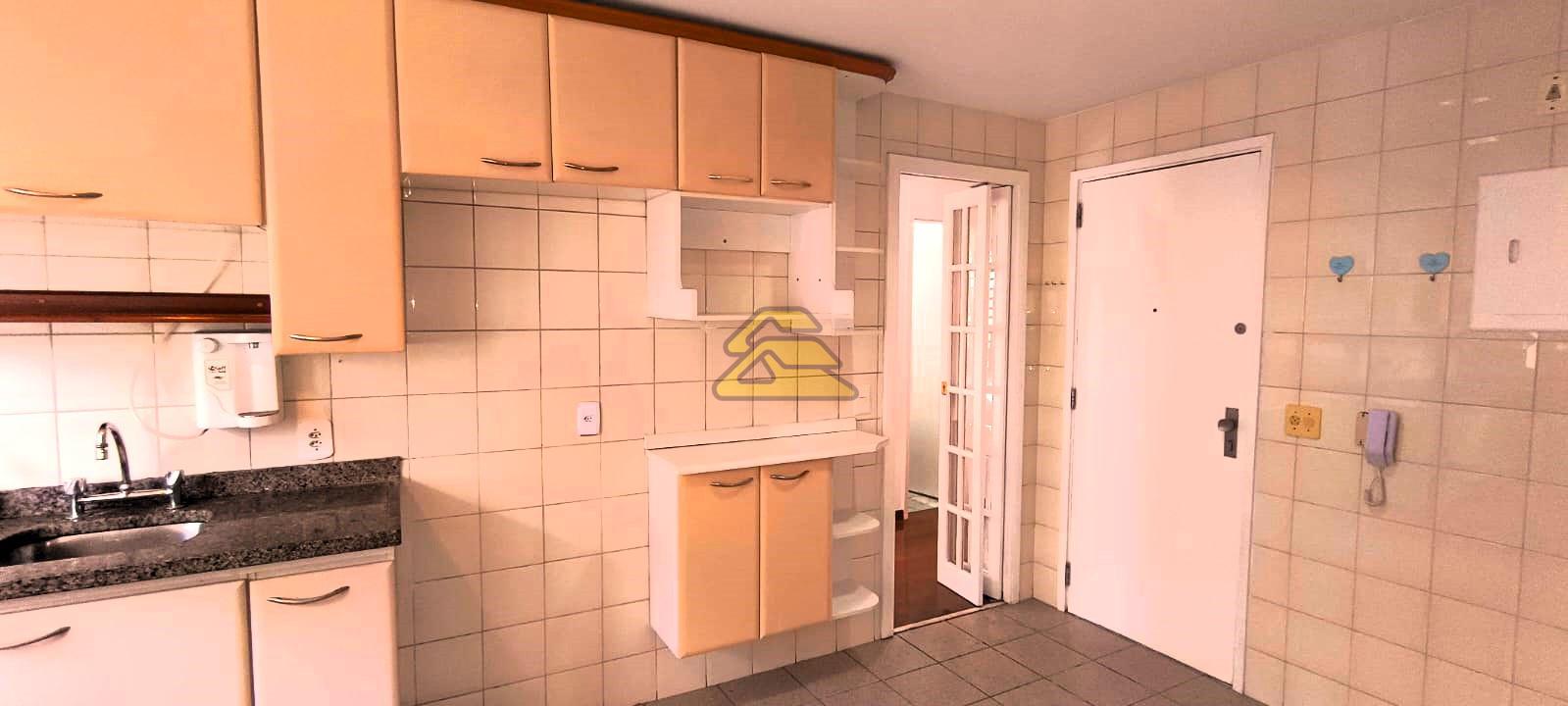 Apartamento à venda com 3 quartos, 137m² - Foto 22