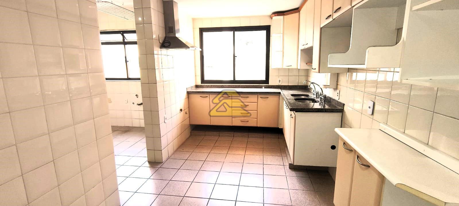 Apartamento à venda com 3 quartos, 137m² - Foto 24