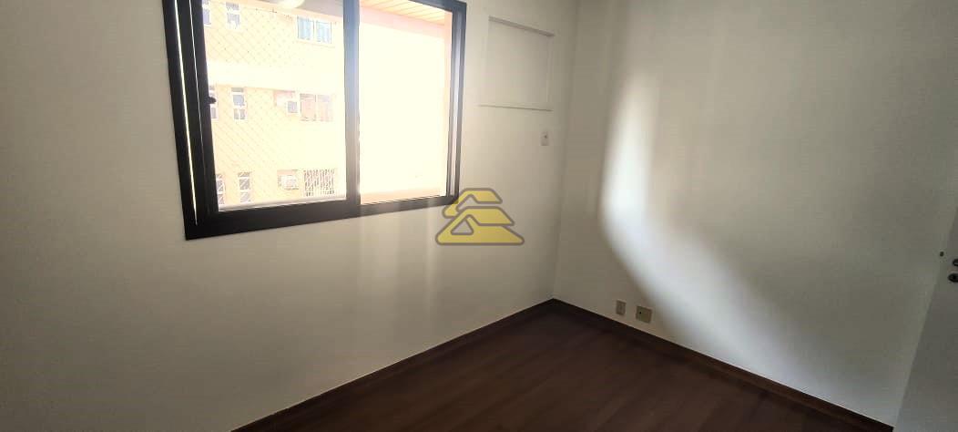 Apartamento à venda com 3 quartos, 137m² - Foto 6