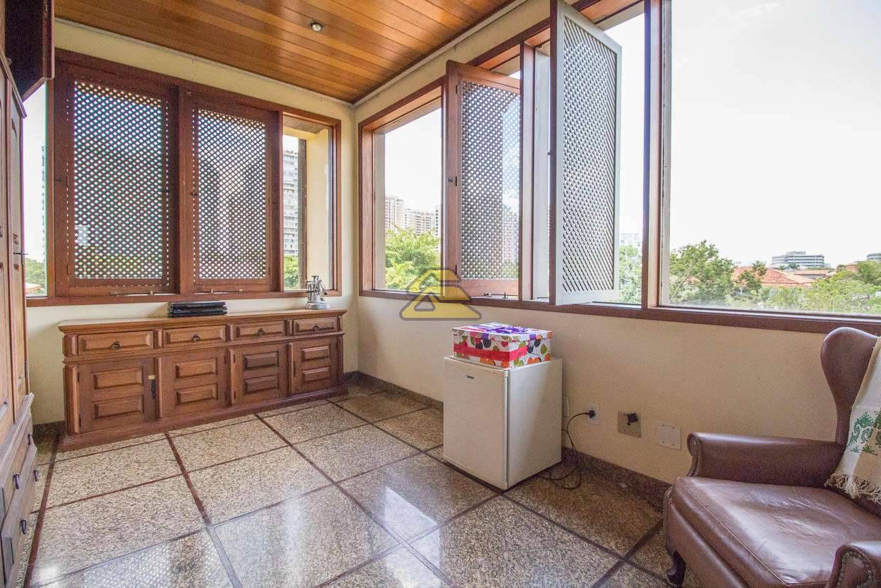 Casa à venda com 6 quartos, 700m² - Foto 12