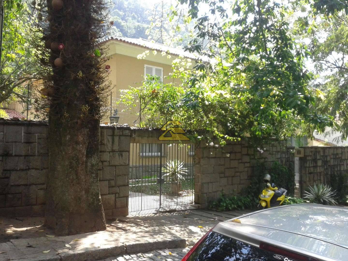 Casa à venda com 8 quartos, 650m² - Foto 3