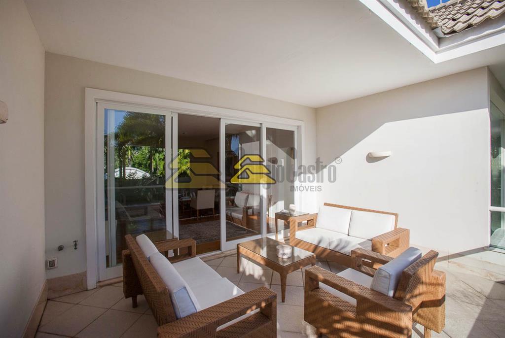 Casa à venda com 6 quartos, 1800m² - Foto 28