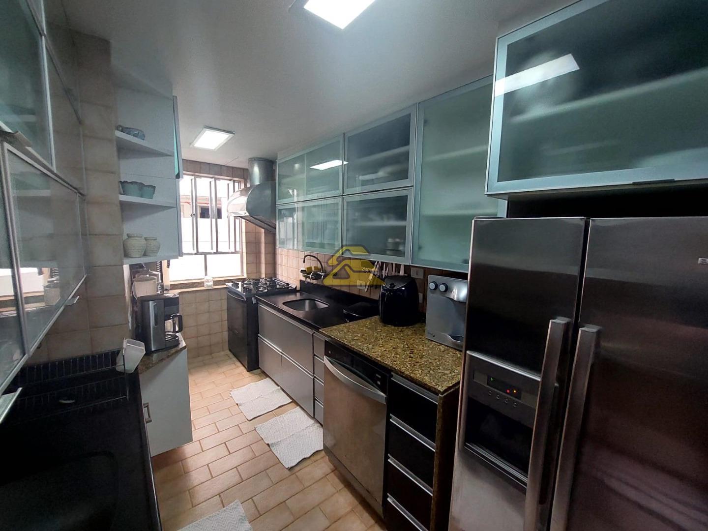 Apartamento à venda com 4 quartos, 300m² - Foto 21