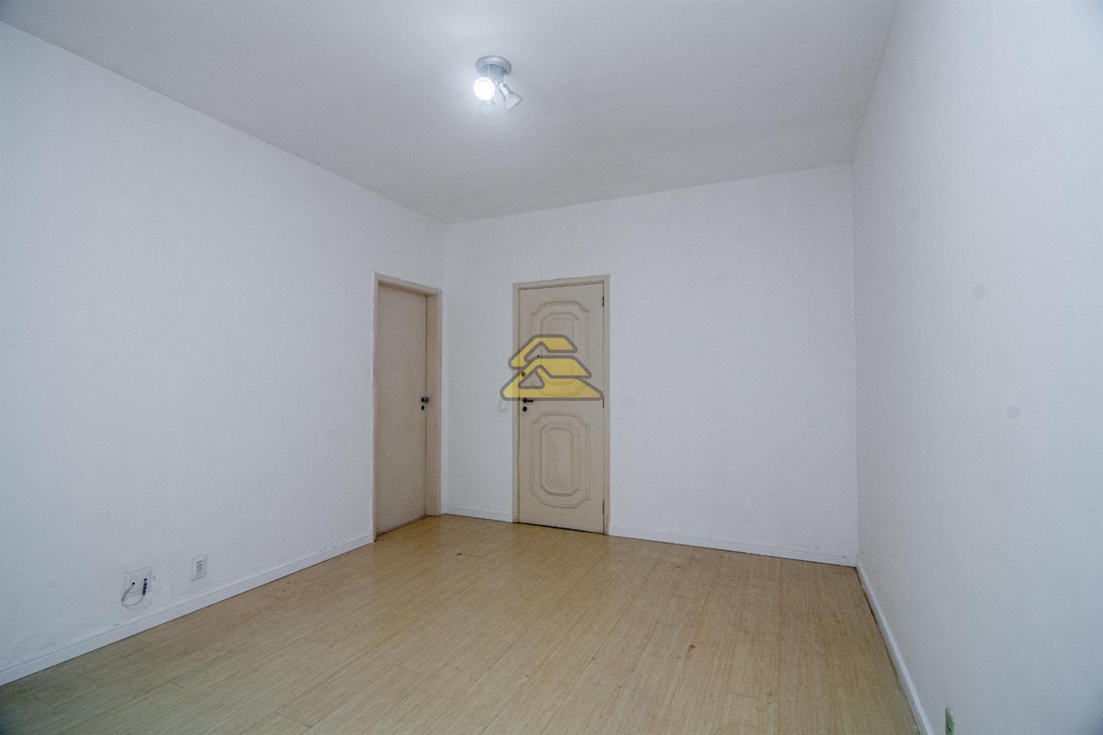 Apartamento à venda com 3 quartos, 80m² - Foto 4