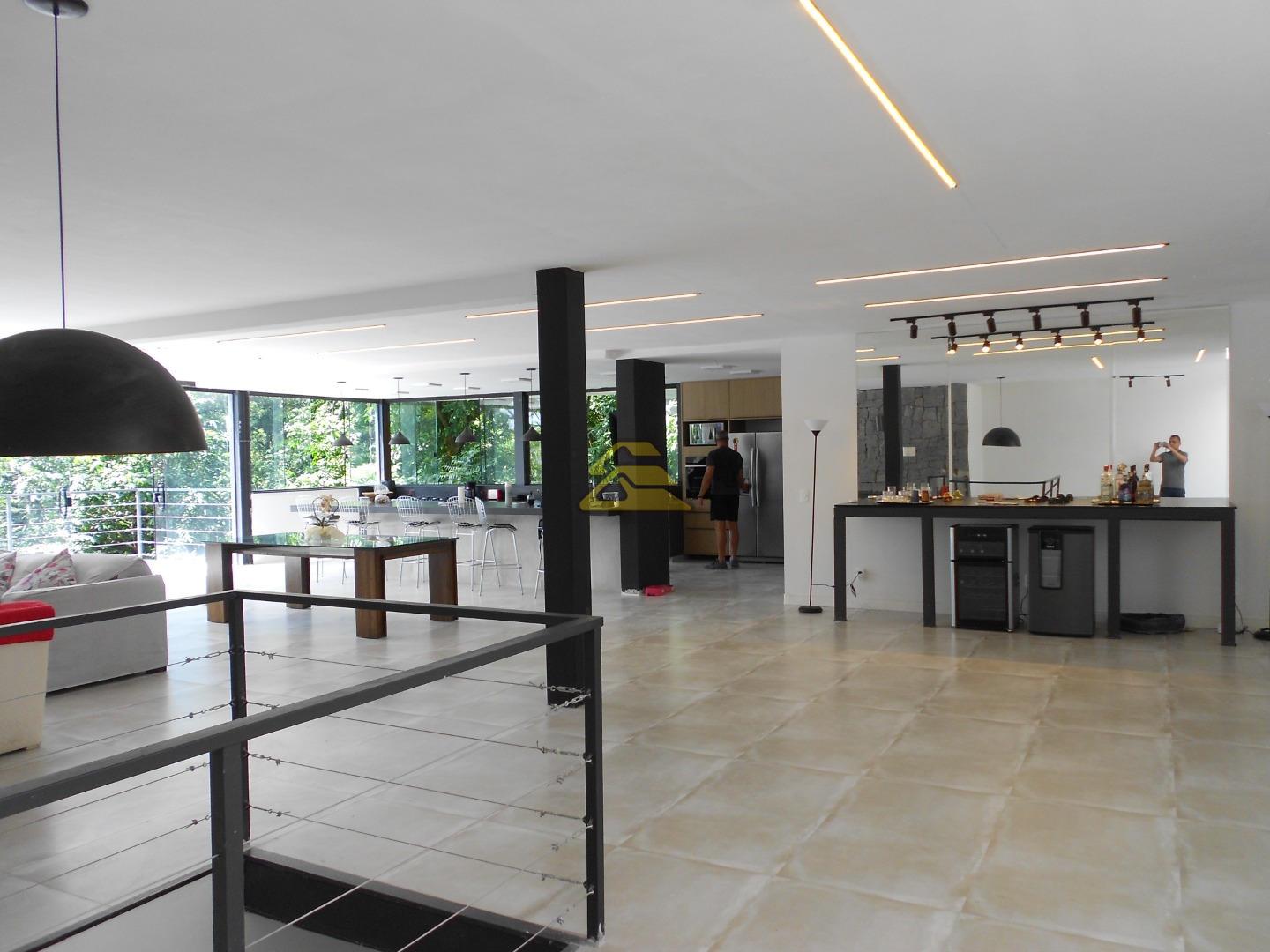 Casa à venda com 5 quartos, 1300m² - Foto 11