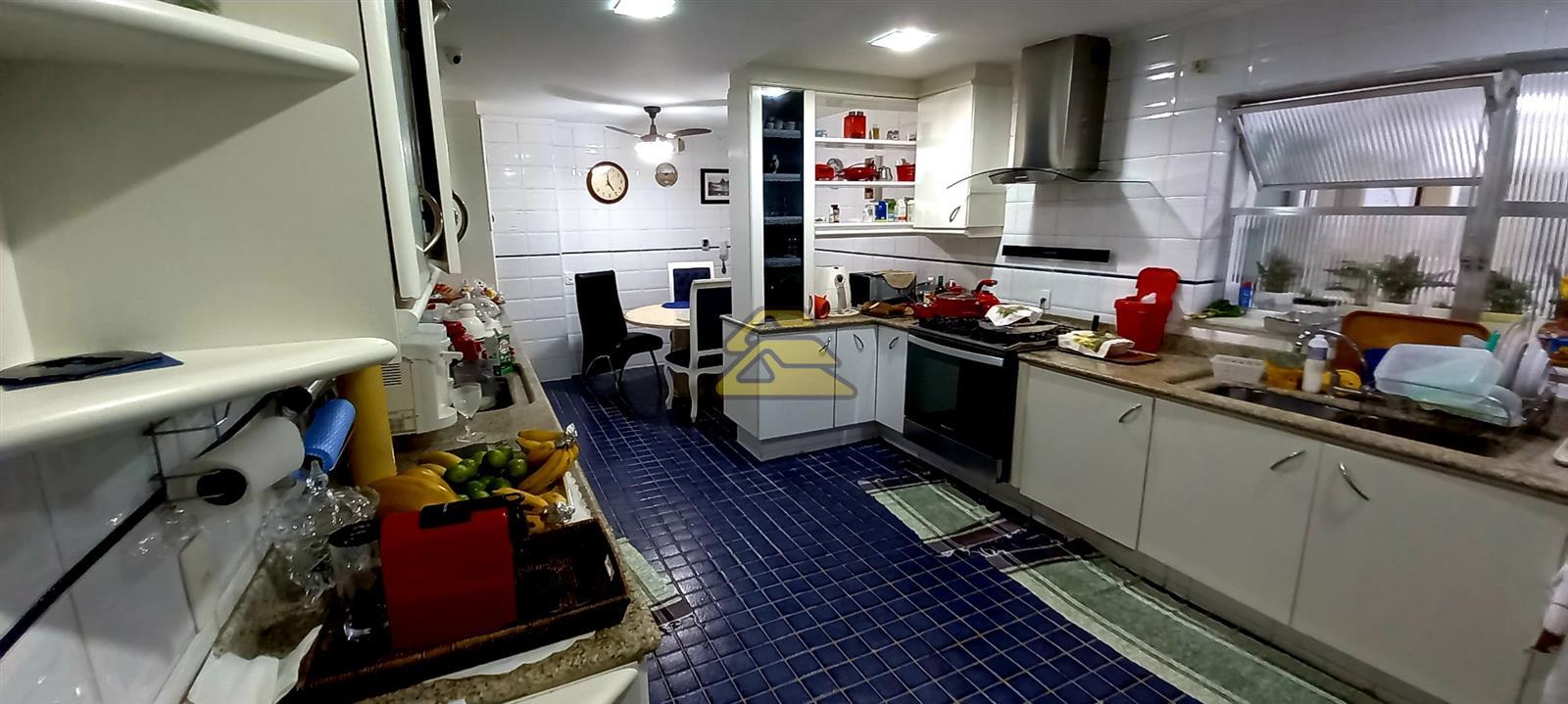 Apartamento à venda com 4 quartos, 330m² - Foto 16