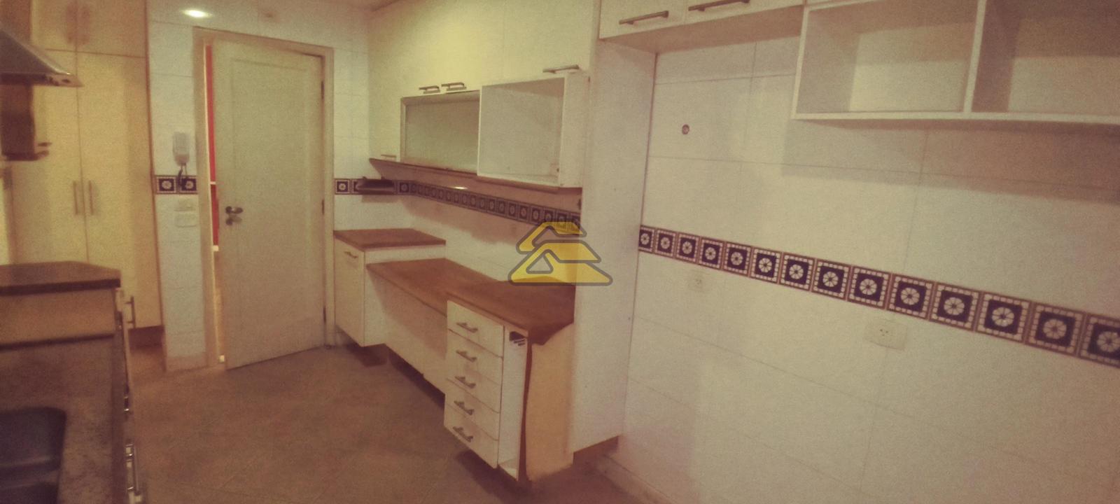 Apartamento à venda com 3 quartos, 155m² - Foto 30