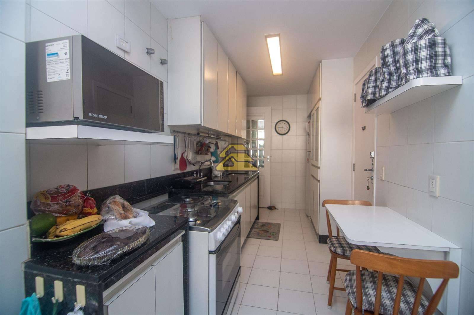 Apartamento à venda com 4 quartos, 135m² - Foto 18