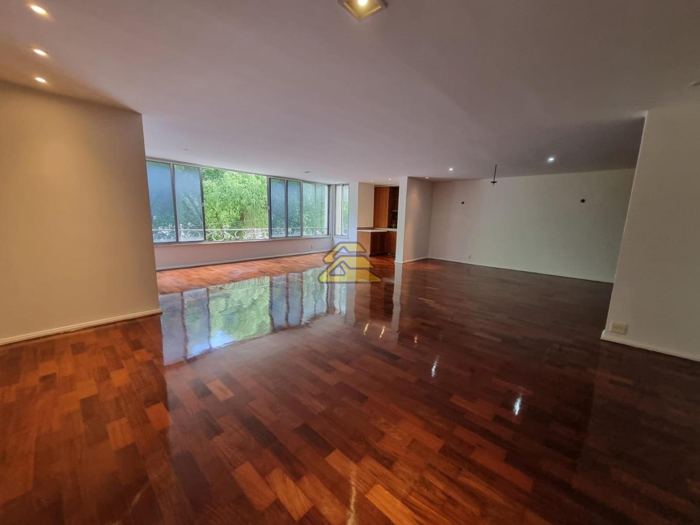 Apartamento à venda com 4 quartos, 251m² - Foto 2