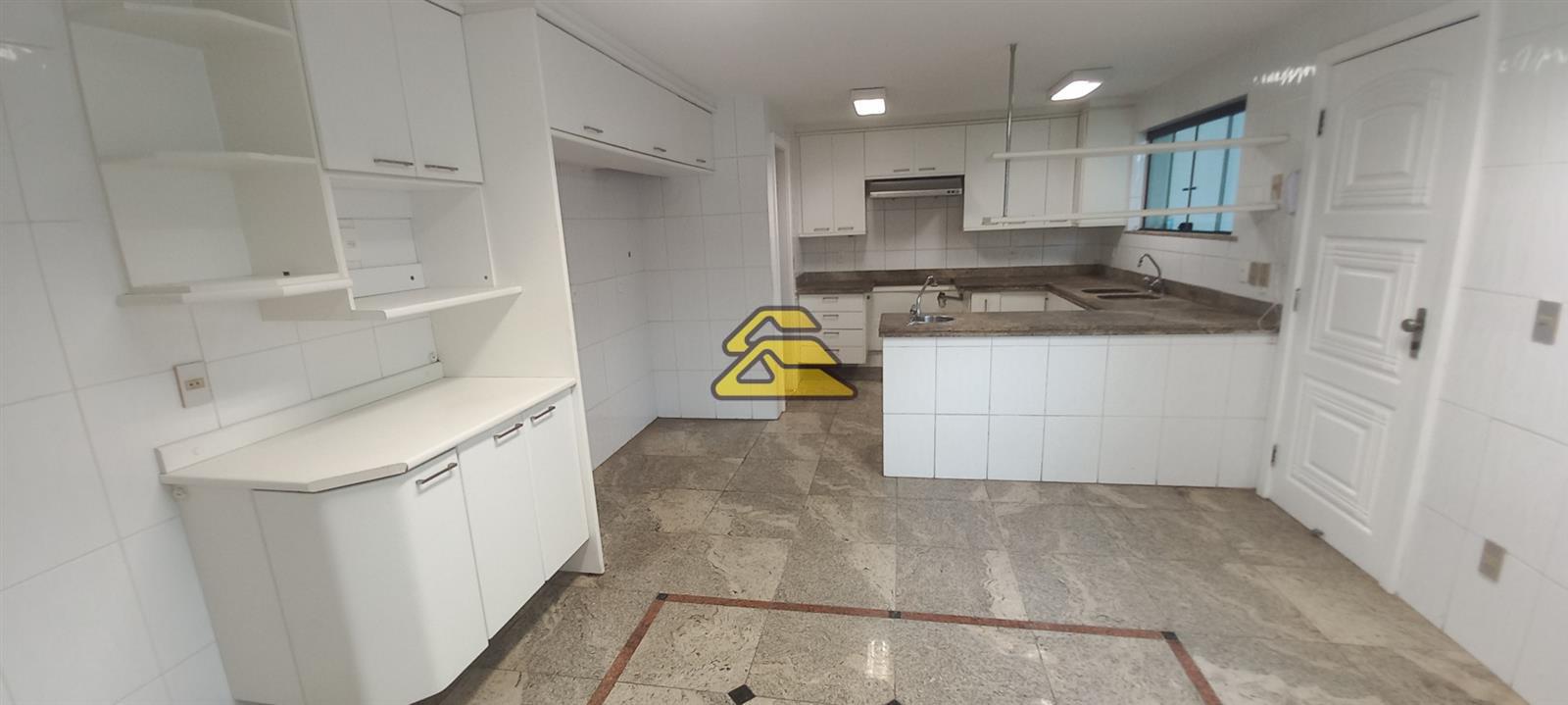 Casa à venda com 4 quartos, 678m² - Foto 16