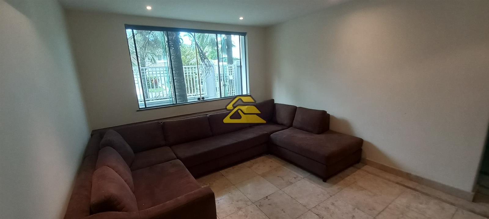 Casa à venda com 4 quartos, 678m² - Foto 3