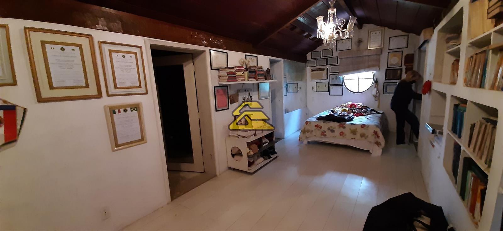 Casa à venda com 7 quartos, 390m² - Foto 8