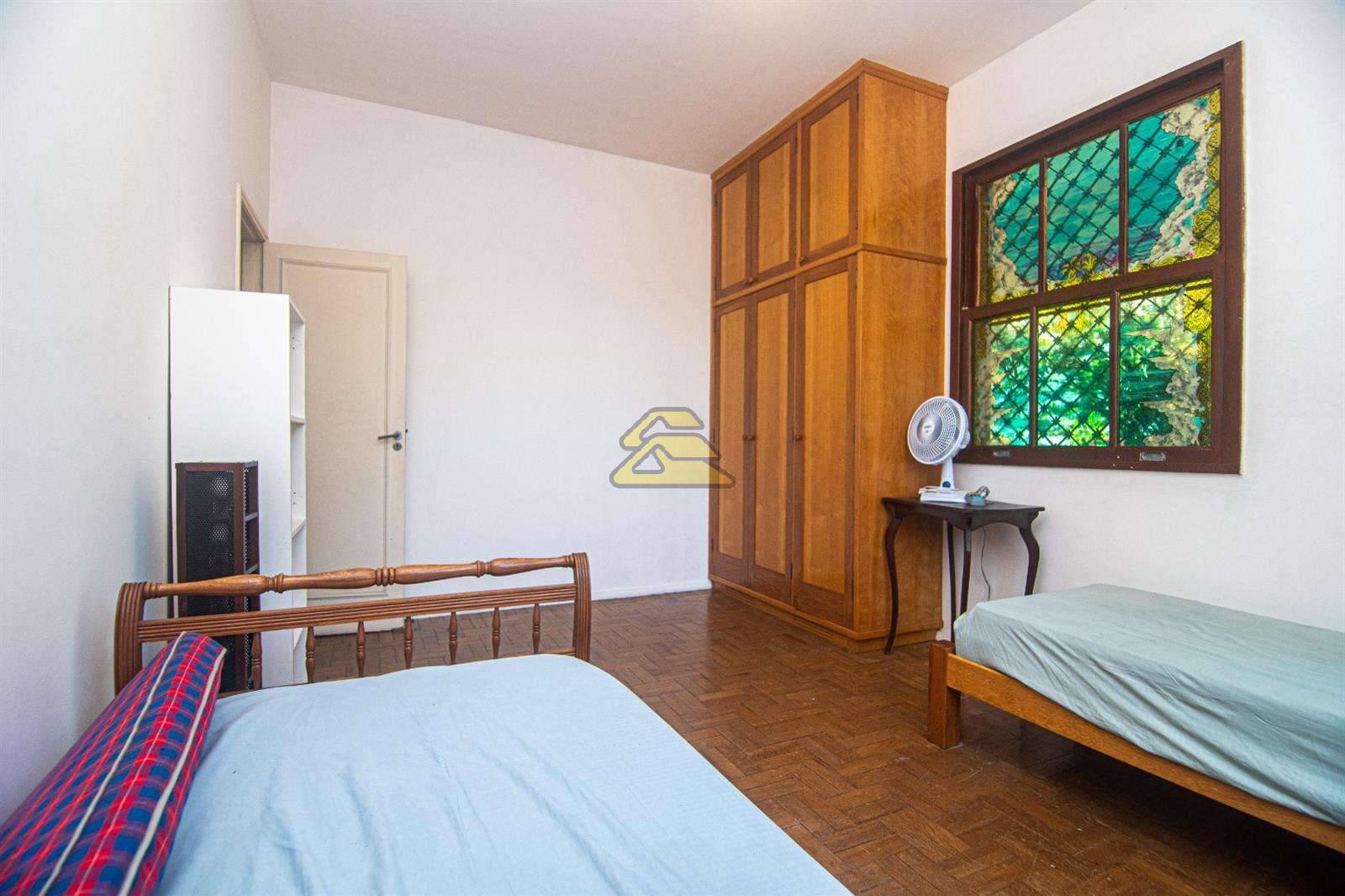 Casa à venda com 3 quartos, 263m² - Foto 13