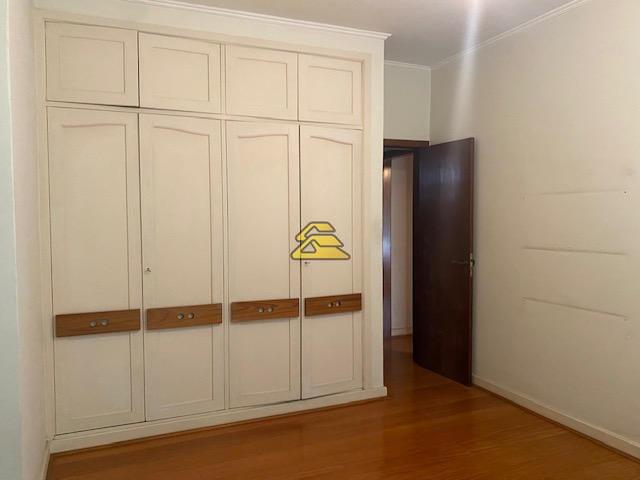 Apartamento à venda com 4 quartos, 240m² - Foto 18