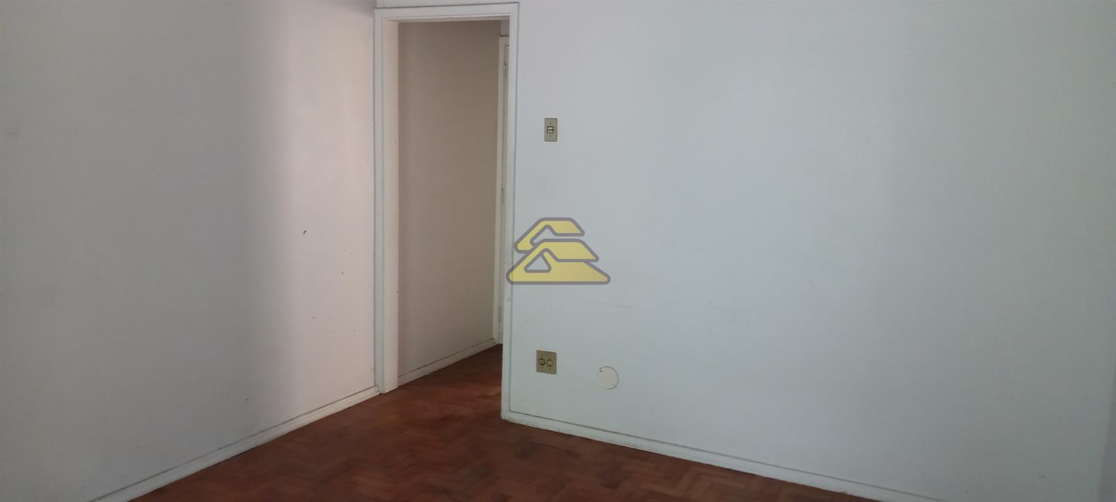 Apartamento à venda com 3 quartos, 100m² - Foto 1