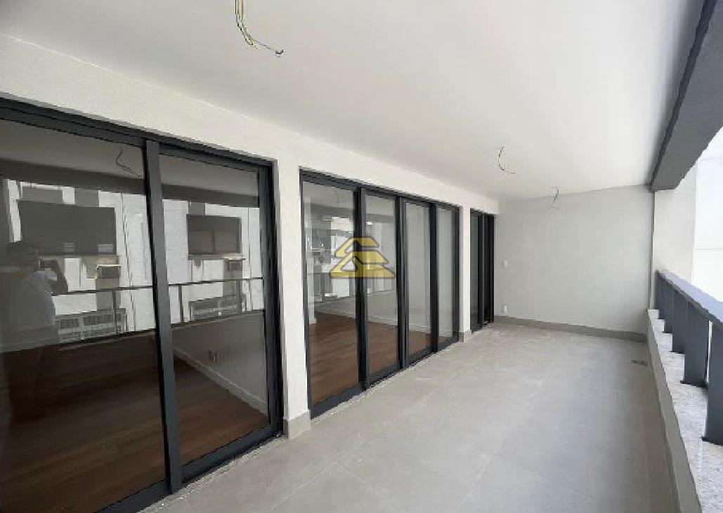 Apartamento à venda com 4 quartos, 213m² - Foto 9