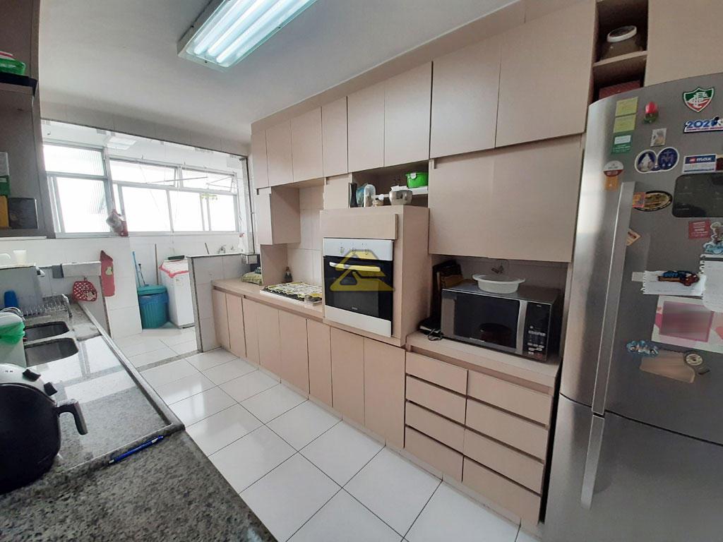 Apartamento à venda com 4 quartos, 236m² - Foto 22