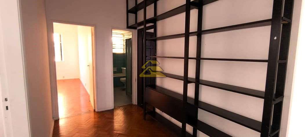 Apartamento à venda com 3 quartos, 143m² - Foto 11