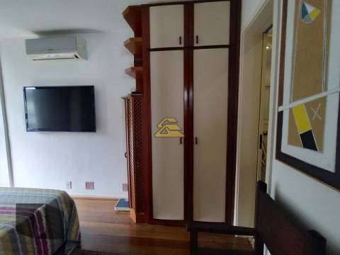 Apartamento à venda com 2 quartos, 70m² - Foto 11