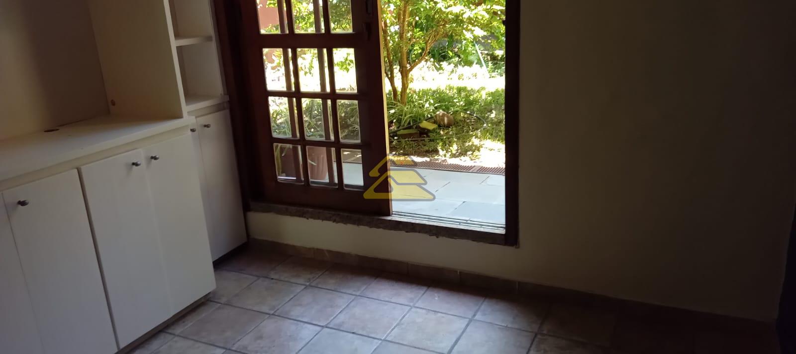 Casa de Vila à venda com 3 quartos, 196m² - Foto 11