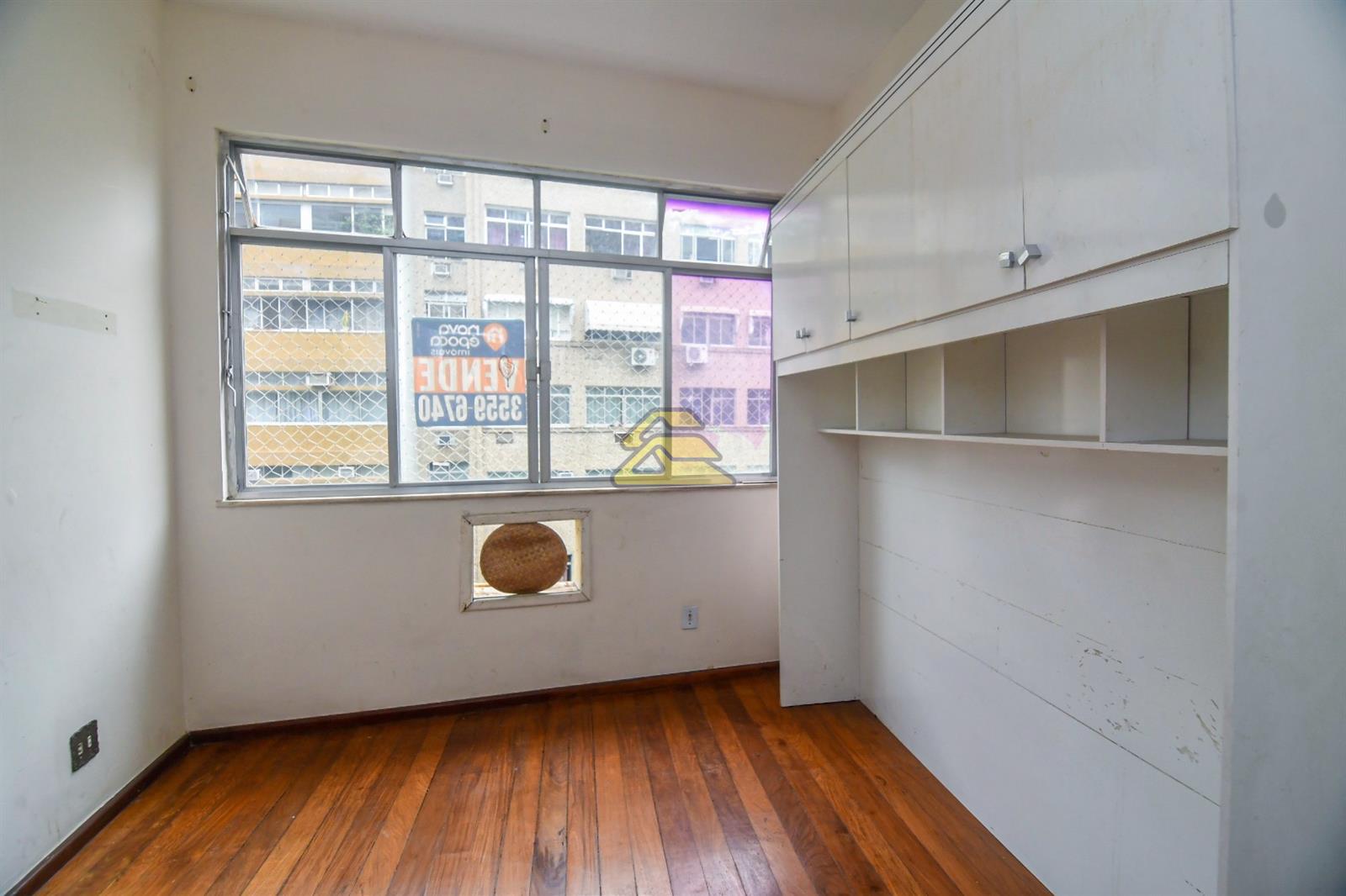 Apartamento à venda com 2 quartos, 62m² - Foto 4