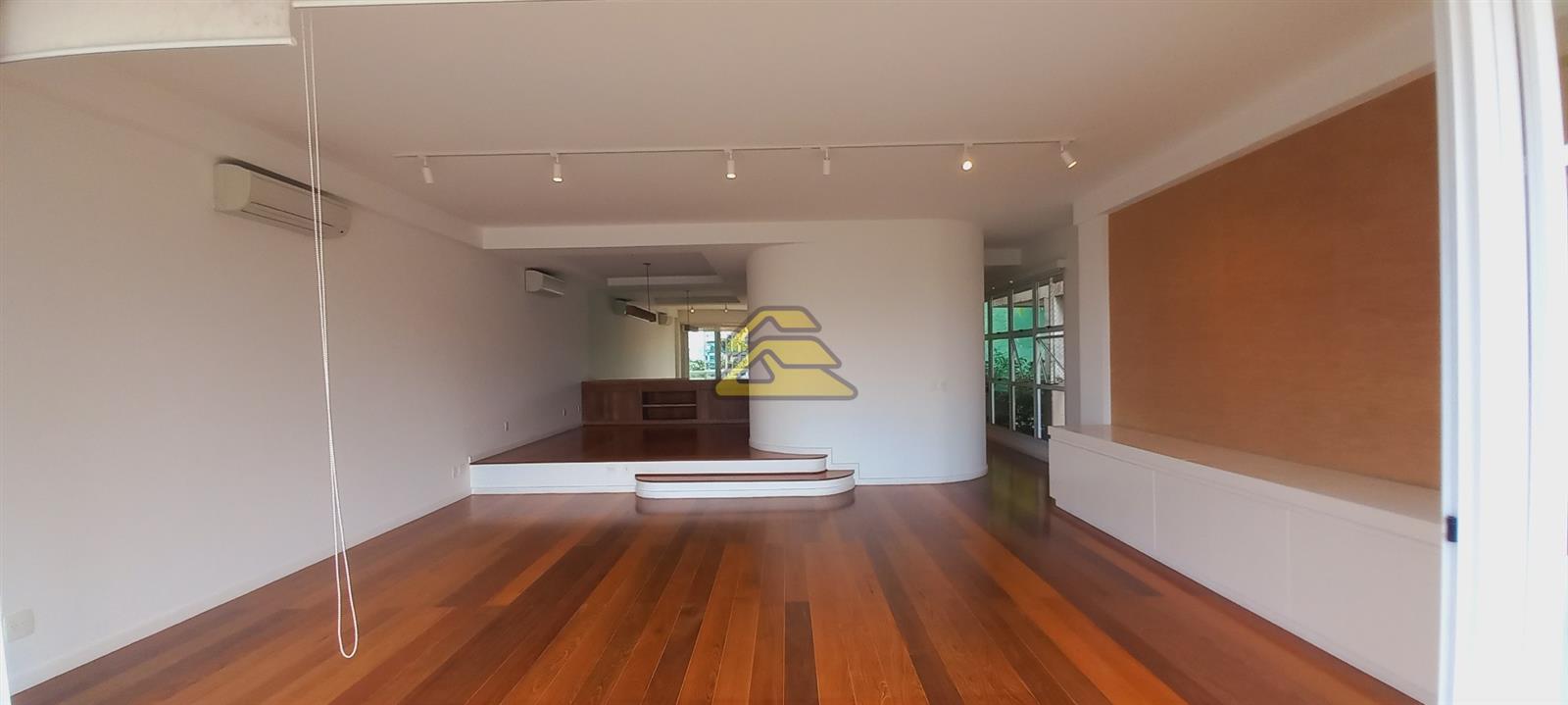 Casa à venda com 4 quartos, 464m² - Foto 1