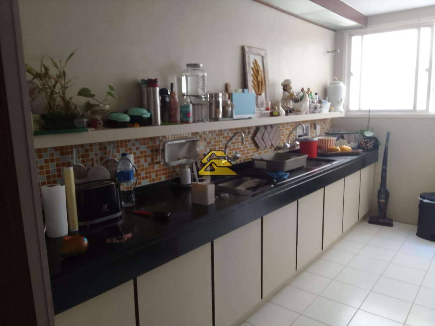 Apartamento à venda com 4 quartos, 280m² - Foto 12