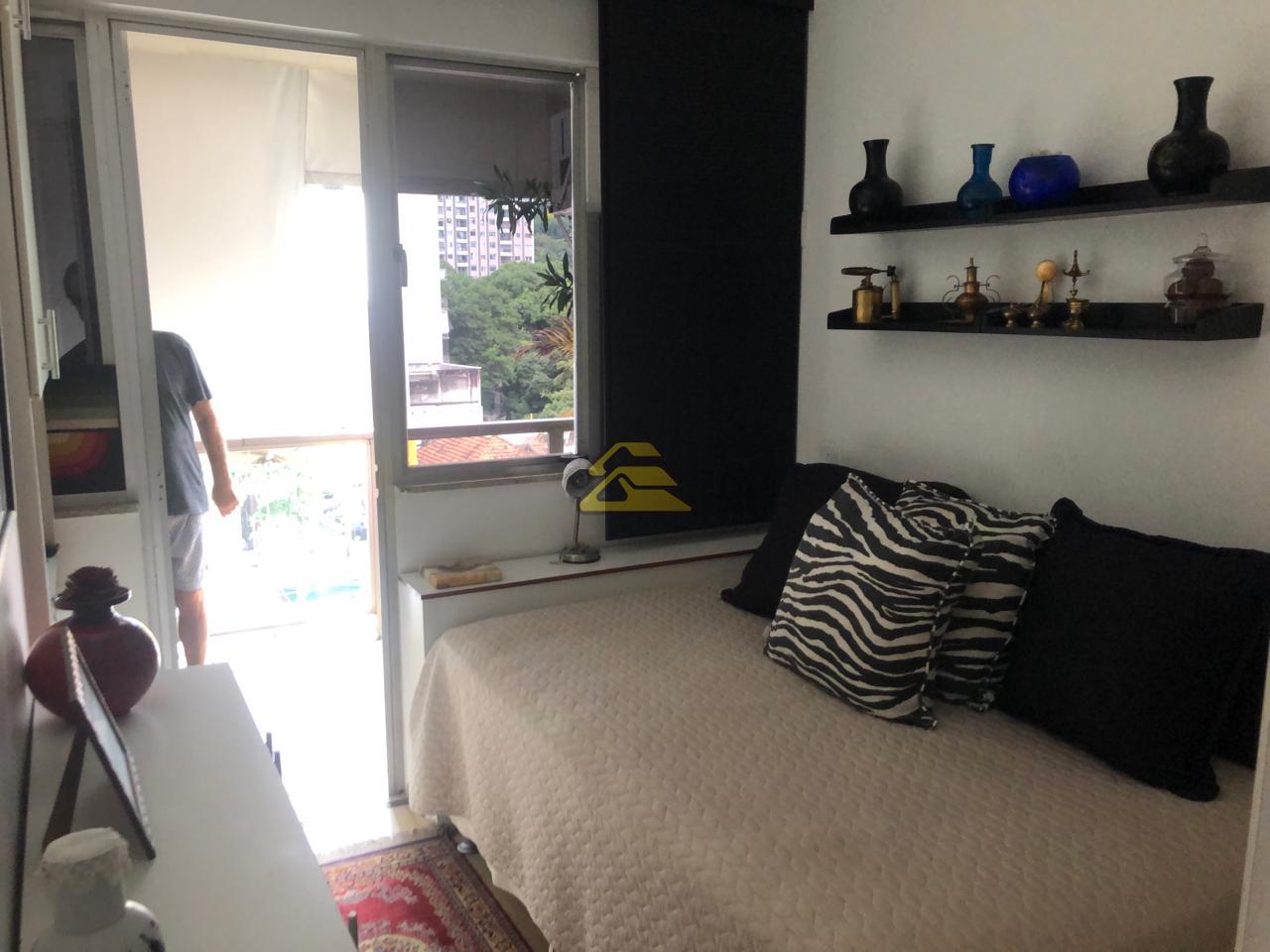 Apartamento à venda com 4 quartos, 175m² - Foto 36