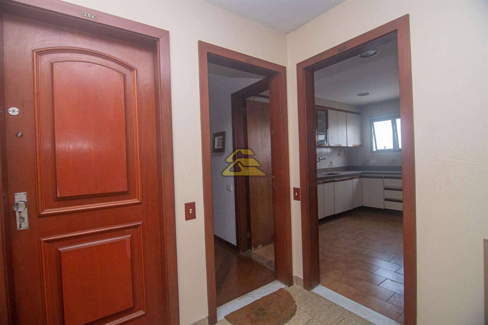 Apartamento à venda com 3 quartos, 192m² - Foto 31