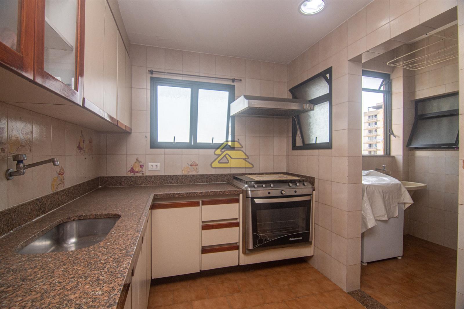 Apartamento à venda com 3 quartos, 192m² - Foto 18