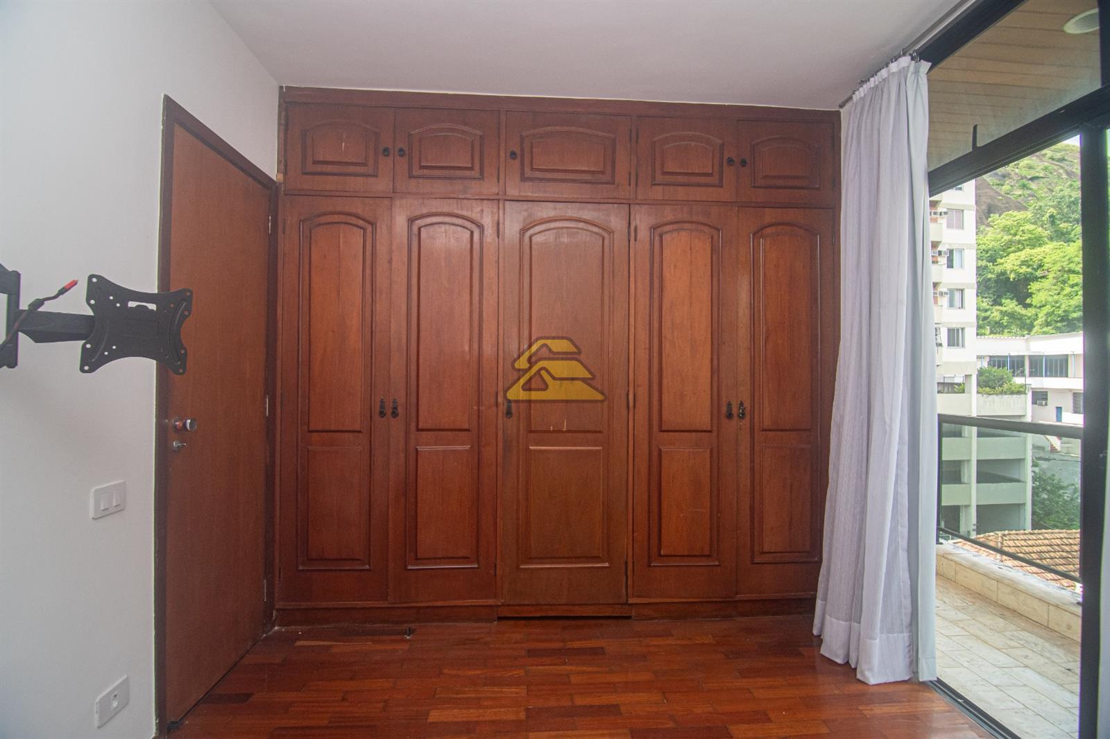 Apartamento à venda com 3 quartos, 192m² - Foto 12