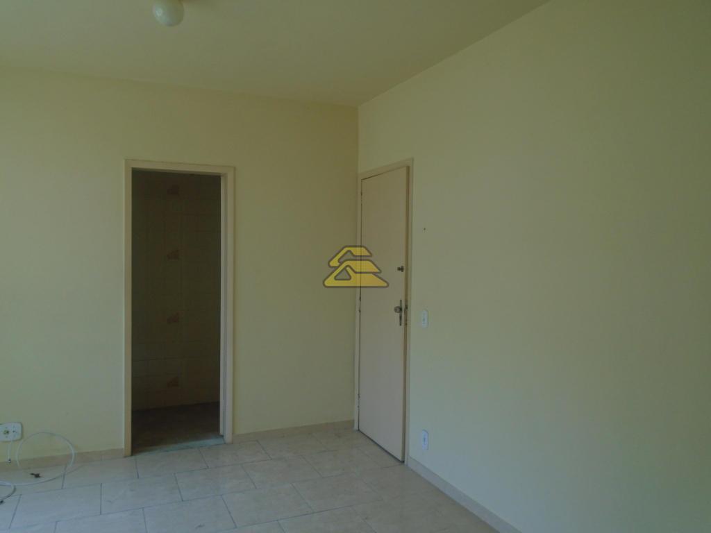 Apartamento para alugar com 2 quartos, 85m² - Foto 3