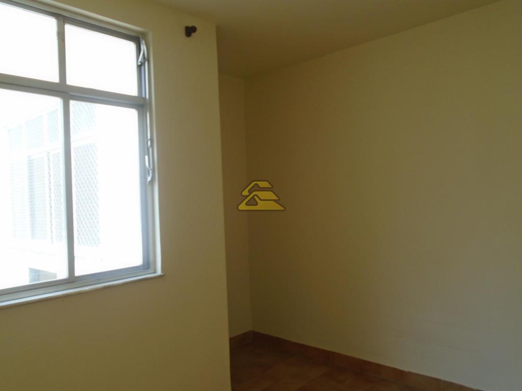 Apartamento para alugar com 2 quartos, 85m² - Foto 10