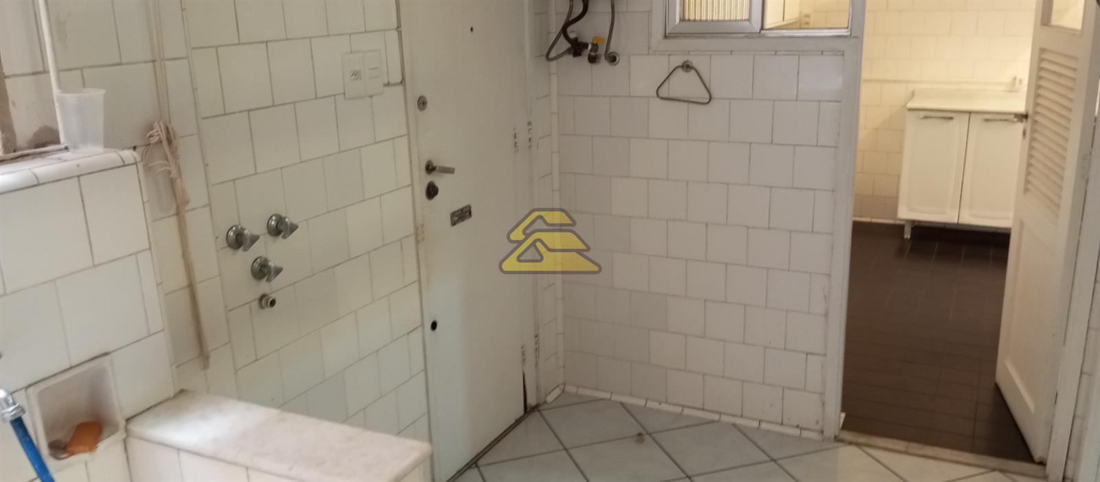 Apartamento à venda com 3 quartos, 162m² - Foto 32